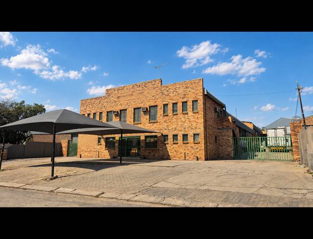 1,100M² WAREHOUSE FOR SALE IN ROCKY DRIFT